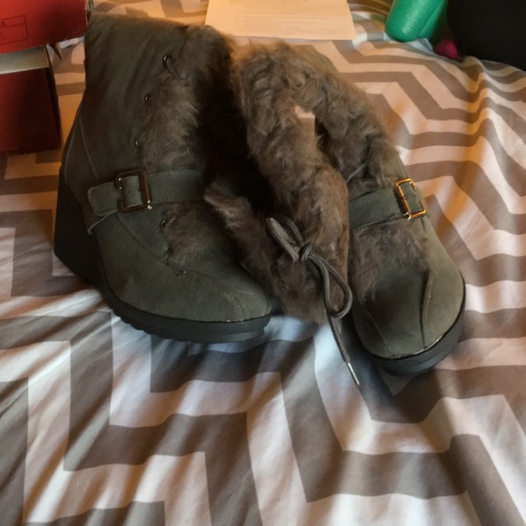 Women boots - Picture 3 of 5